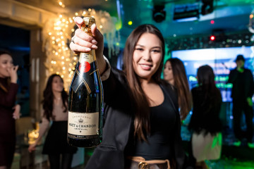 MO&Euml;T IMPERIAL KARAOKE