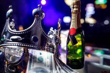 MO&Euml;T IMPERIAL KARAOKE