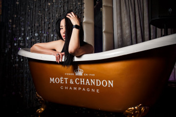 MO&Euml;T IMPERIAL KARAOKE
