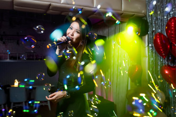 MO&Euml;T IMPERIAL KARAOKE